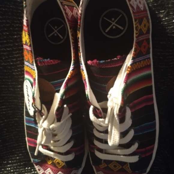 EXCEPTIONAL PAIR OF "INKKAS" HANDMADE WORLD WEAR SPECTRUM SNEAKERS - Picture 13 of 14